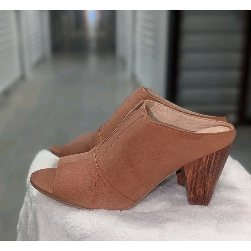 Cognac Leather Peep Toe Mules Chunky  Wood Heel Boho Chic Size 8.5 Vintage Inspo